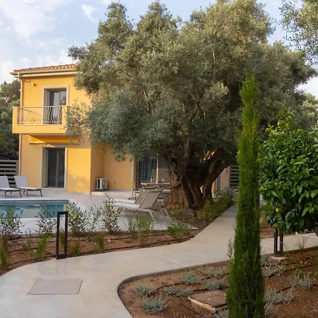 Saitia Villa Tsoukaladhes